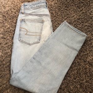 Ripped Highwaisted American Eagle Jeans